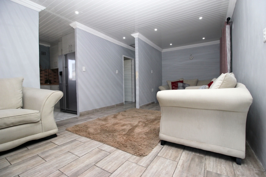 2 Bedroom Property for Sale in Elsies River Western Cape